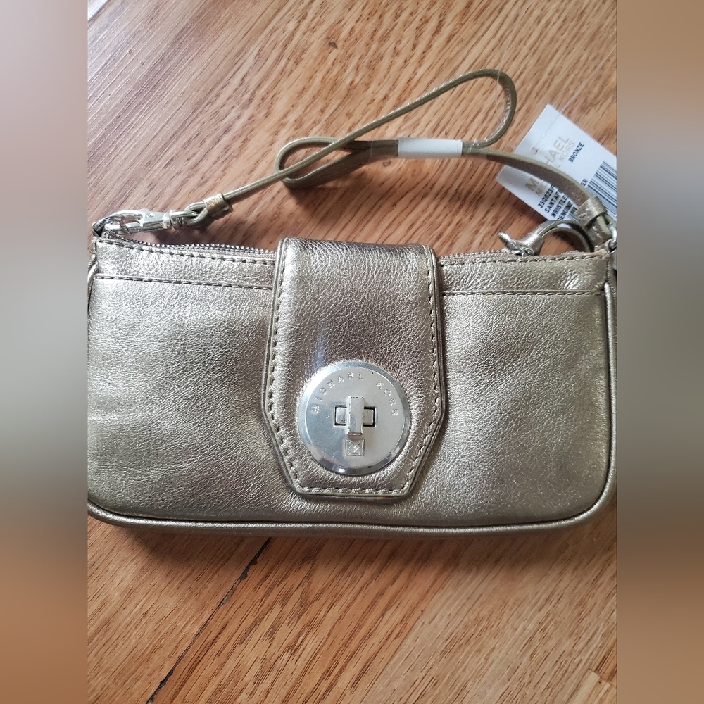 Michael Kors Sant Afe Gold Women's Wristlet NWT - Picture 2 of 5